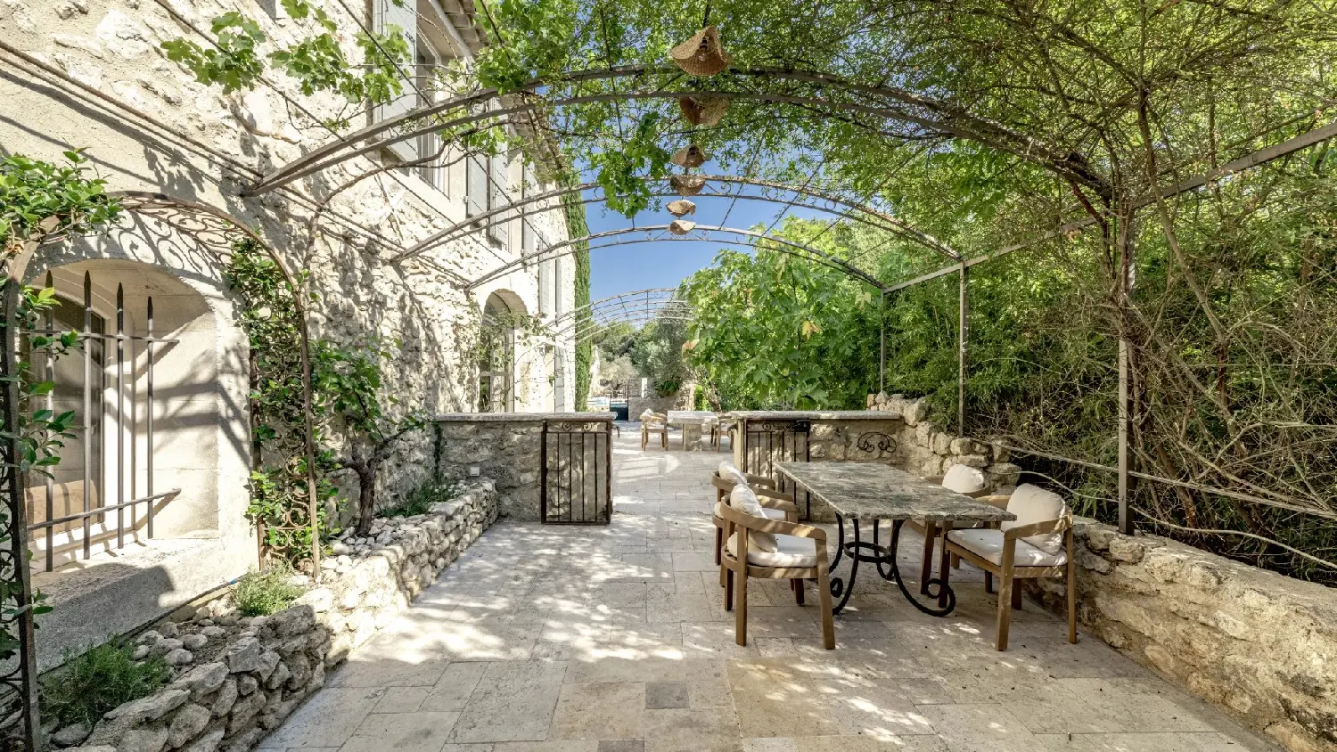  à vendre villa Eygalières Bouches-du-Rhône 2