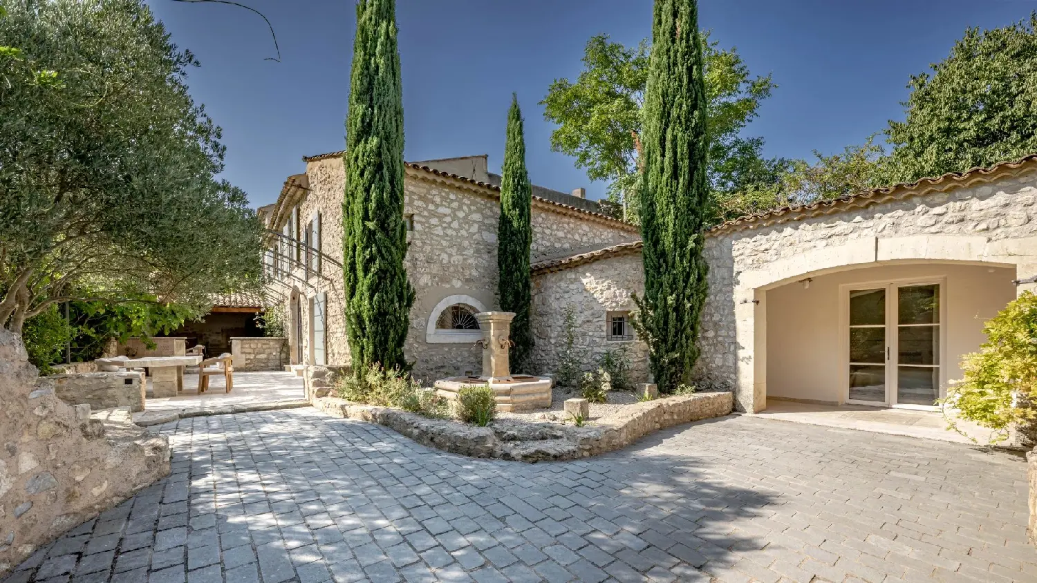  à vendre villa Eygalières Bouches-du-Rhône 3