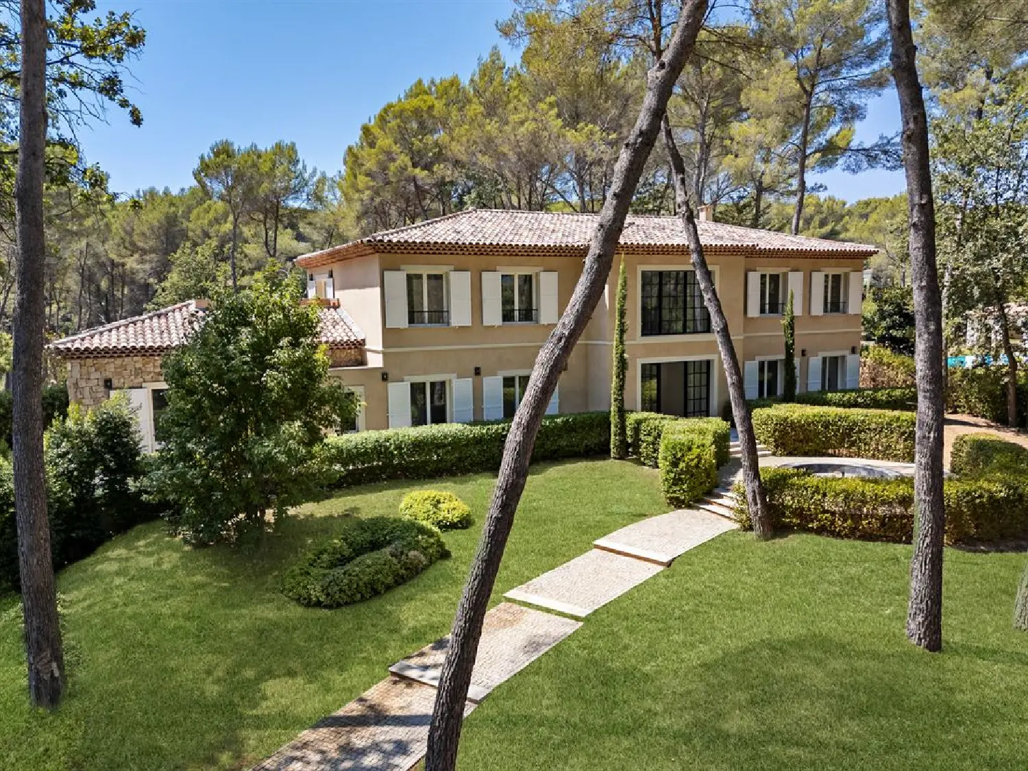  for sale villa Mougins Alpes-Maritimes 3