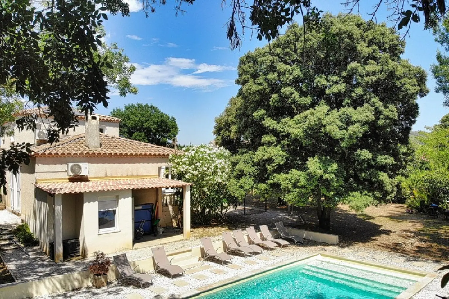  te koop villa Plaissan Hérault 2