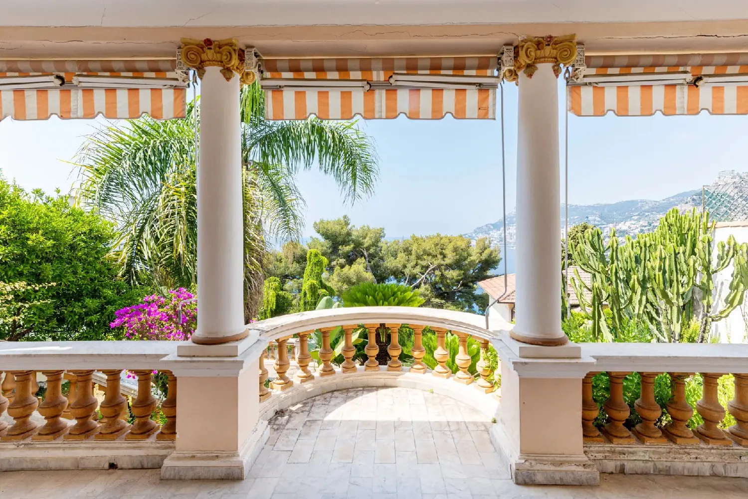  te koop villa Roquebrune-Cap-Martin Alpes-Maritimes 2