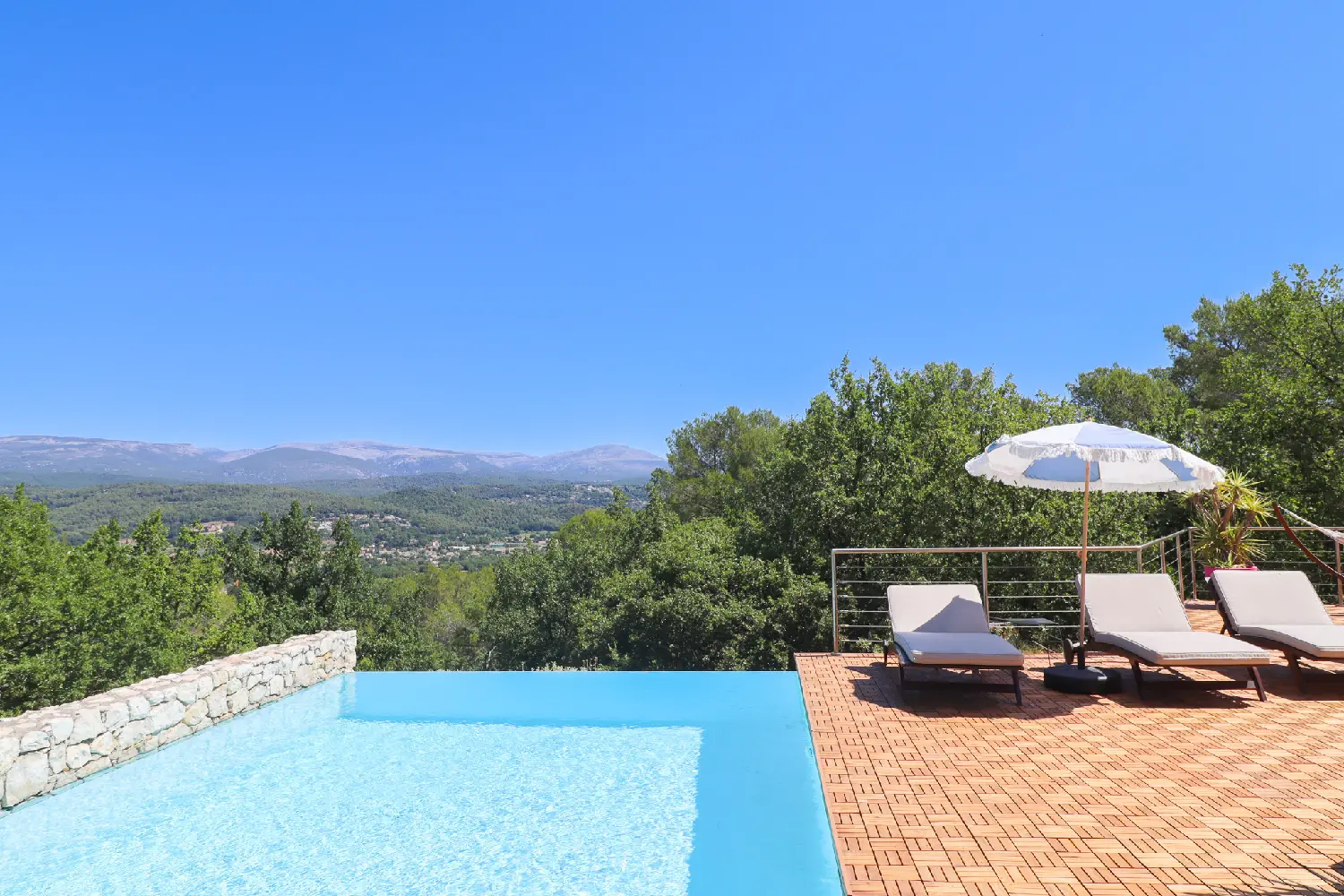  for sale villa Saint-Paul-en-Forêt Var 4