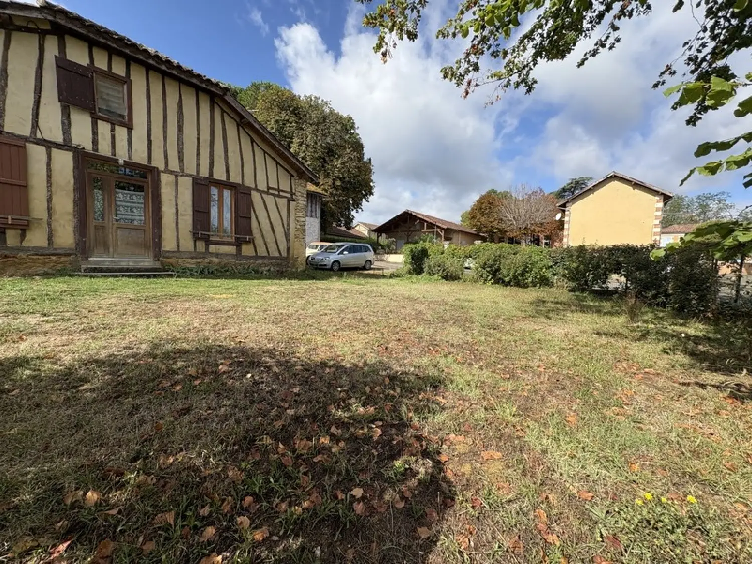  te koop dorpshuis Ayzieu Gers 1