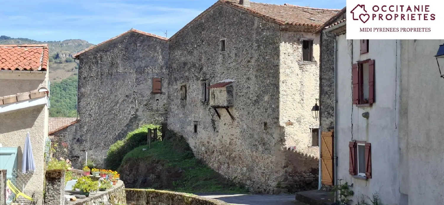  te koop dorpshuis Prayols Ariège 1
