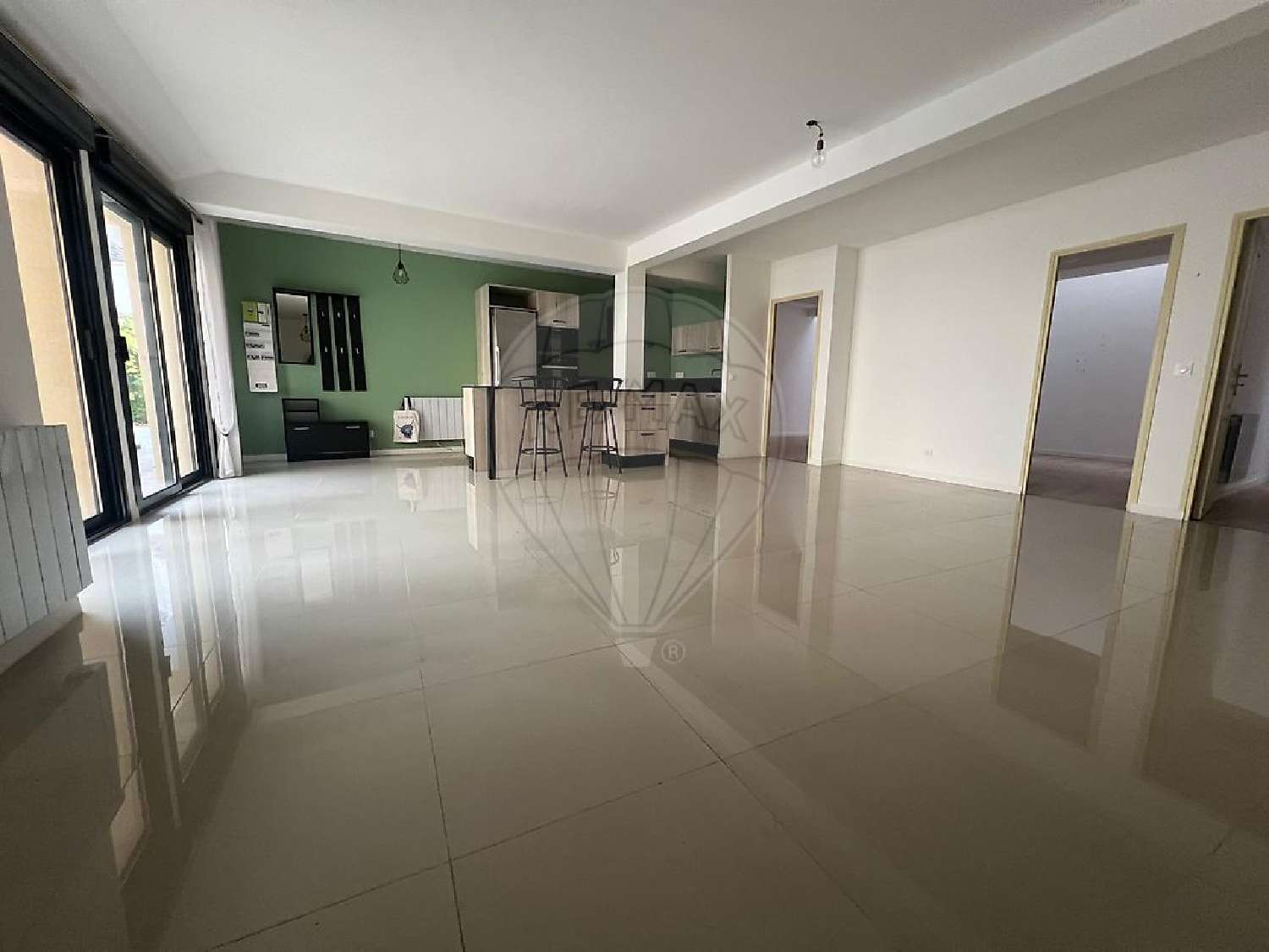  te koop appartement Barbey Seine-et-Marne 3