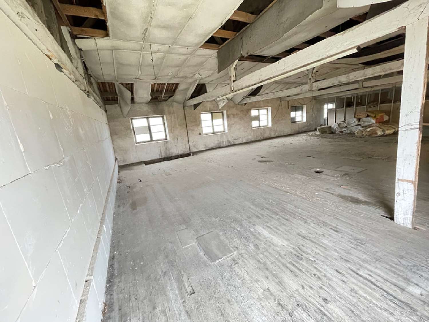  for sale barn L'Isle-d'Espagnac Charente 2