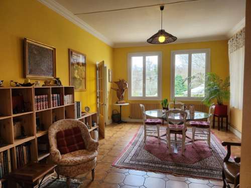  te koop stadshuis Thonac Dordogne 2