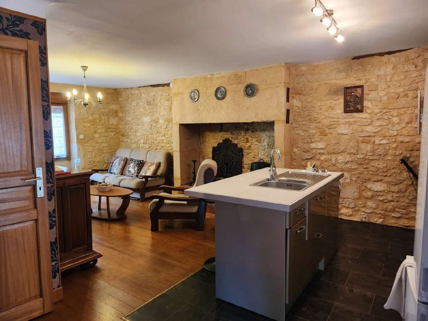  te koop stadshuis Fanlac Dordogne 2