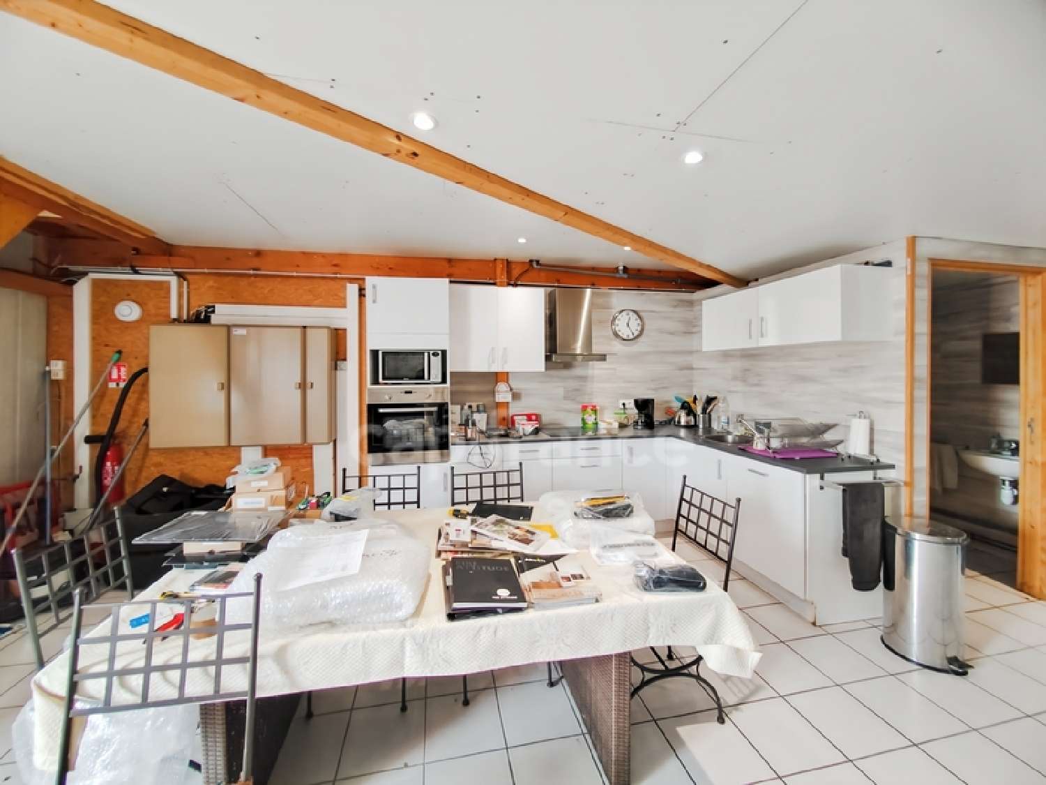  te koop bedrijfsruimte/ kantoor Lux Saône-et-Loire 7