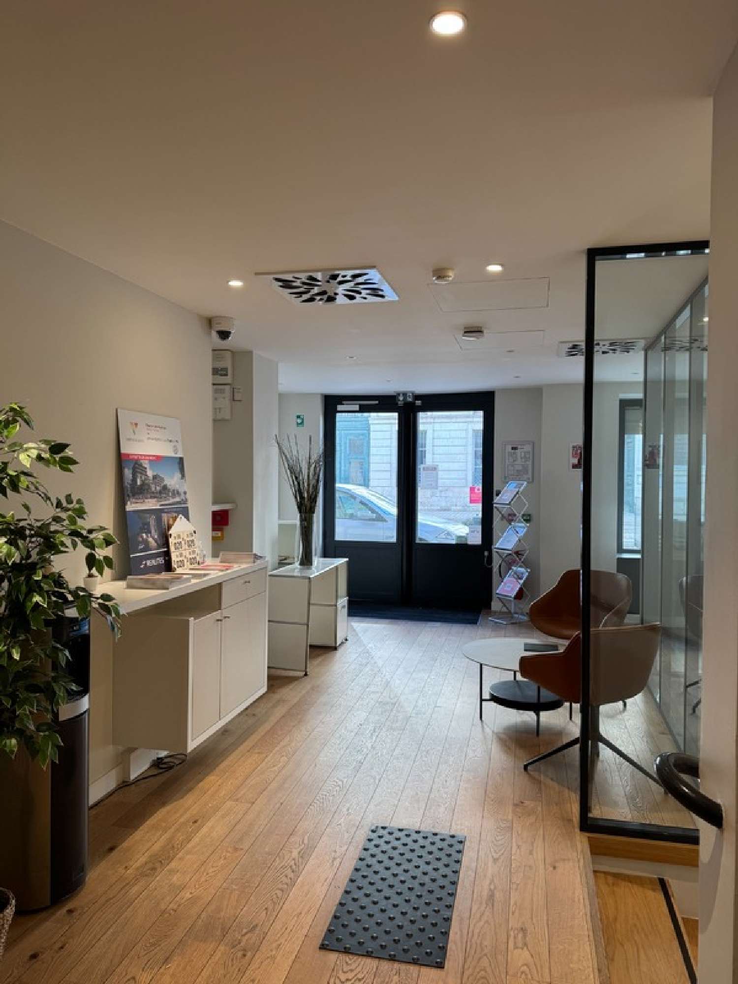  te koop bedrijfsruimte/ kantoor Orléans Loiret 2