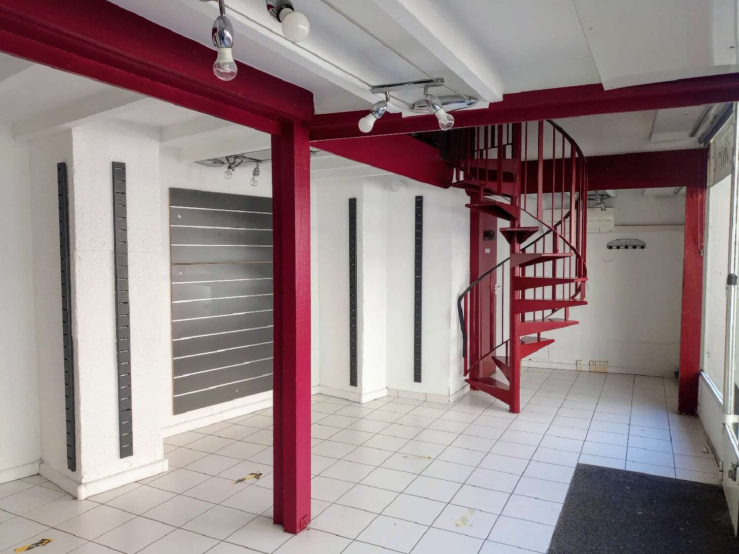 te koop bedrijfsruimte/ kantoor Tulle Corrèze 2