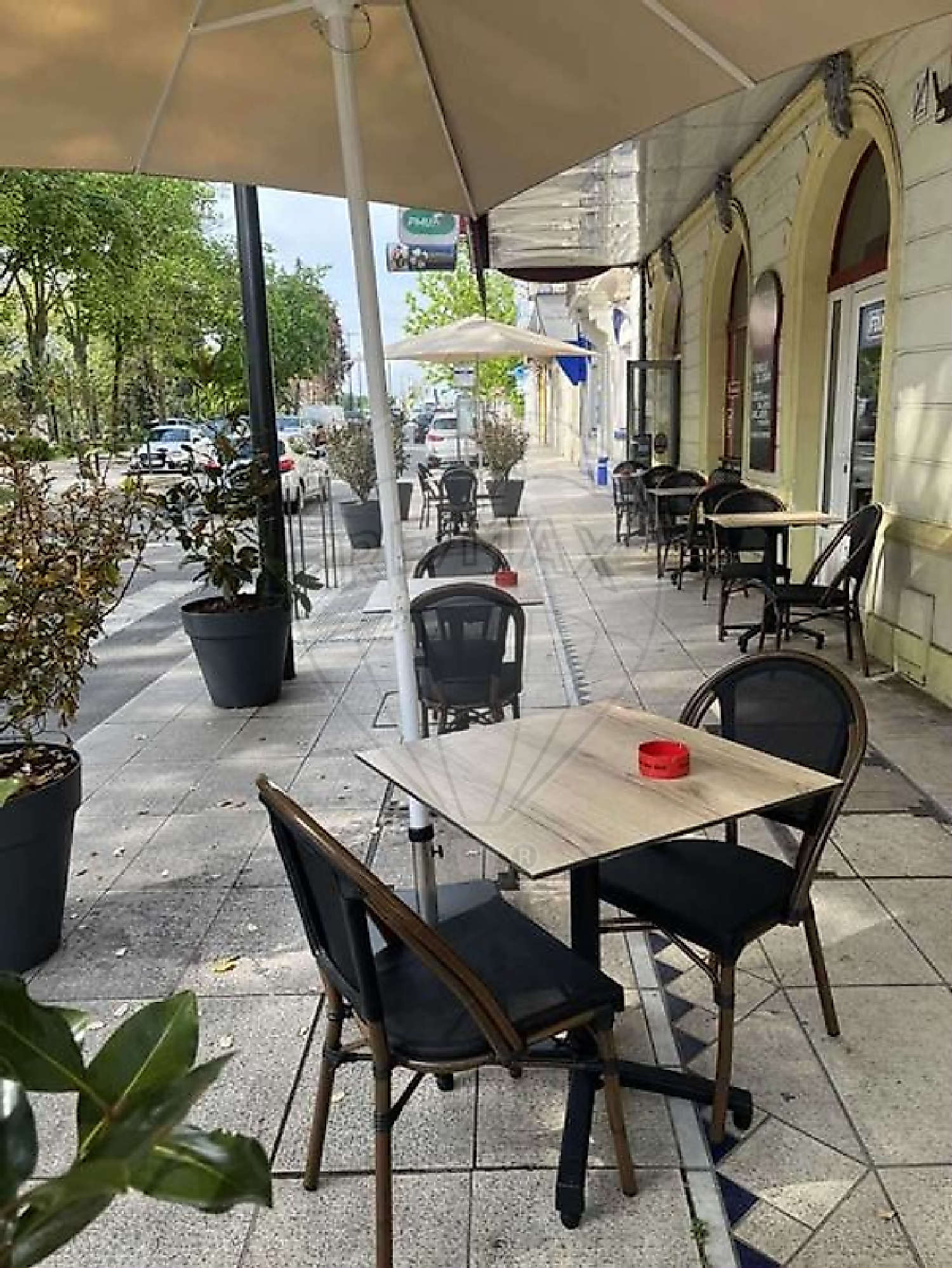  for sale commercial Vichy Allier 4