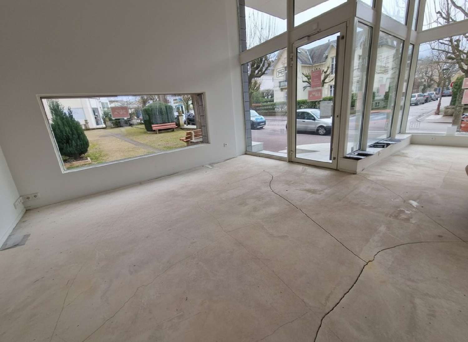  te koop bedrijfsruimte/ kantoor Vittel Vogezen 7