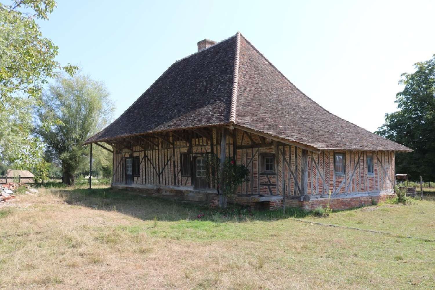  en venta casa rústica Saint-Germain-du-Bois Saône-et-Loire 1