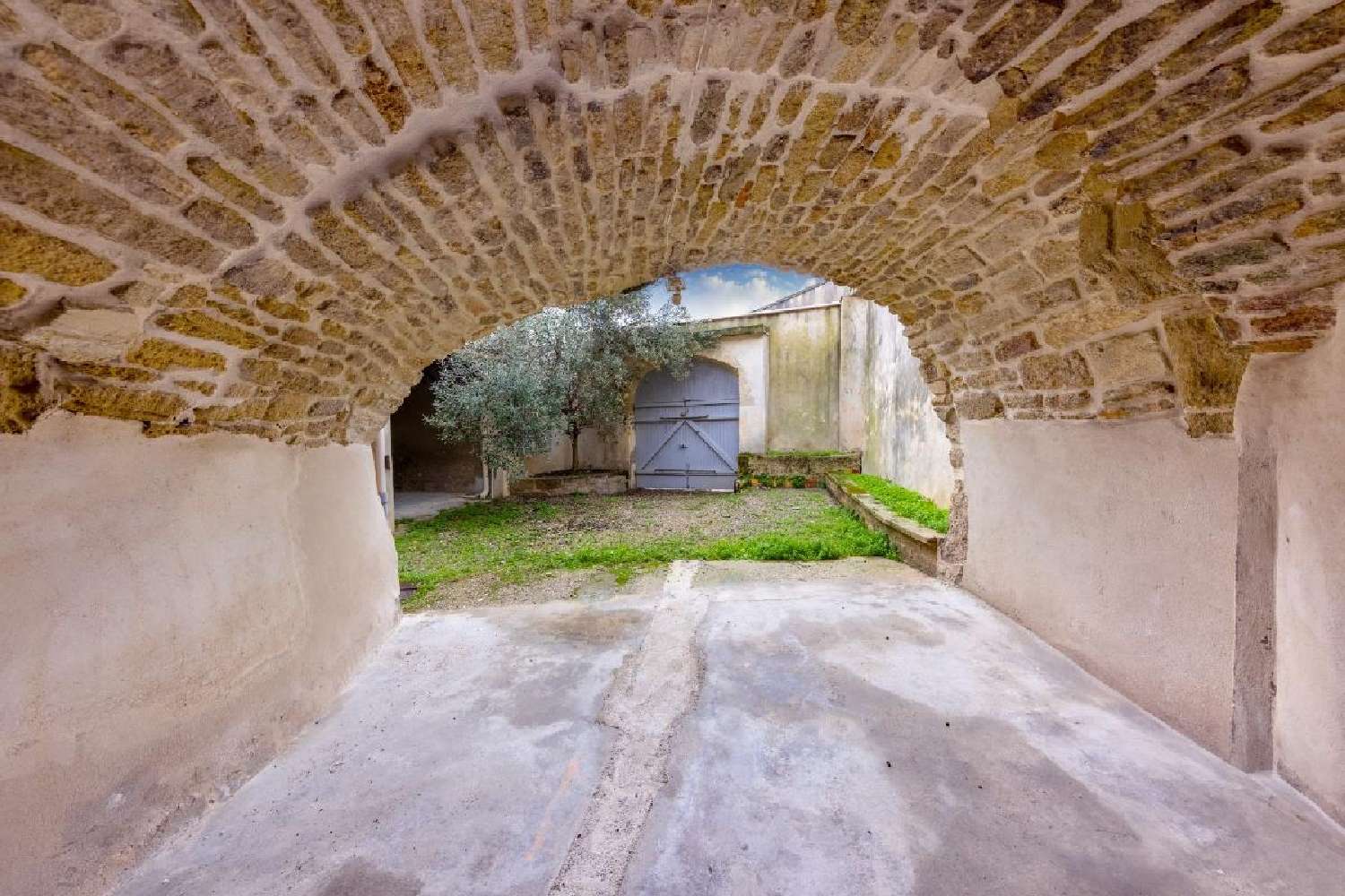  for sale house Aigues-Vives Gard 2