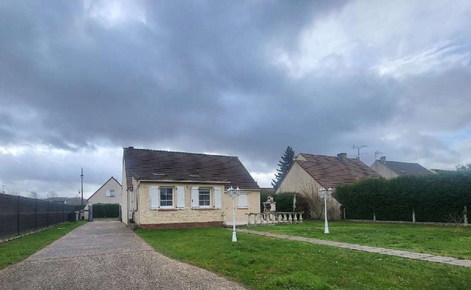 for sale house Blérancourt Aisne 1