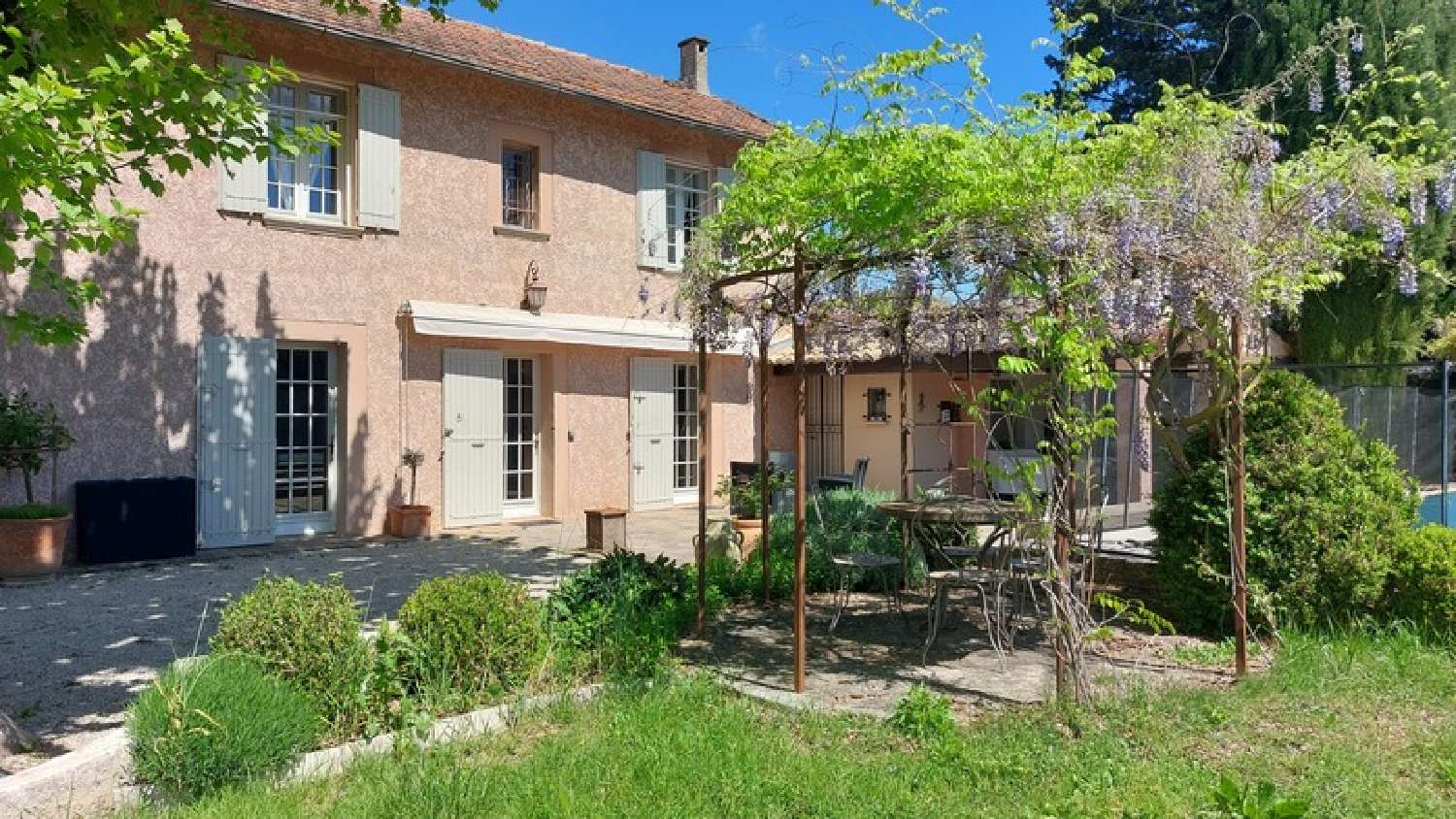  te koop huis Cabannes Bouches-du-Rhône 1