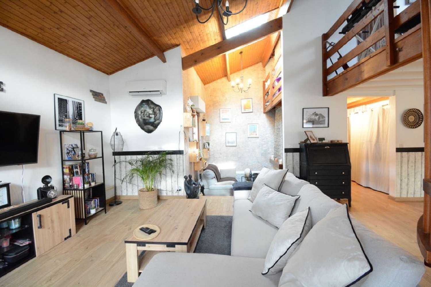  for sale house La Couronne Charente 1