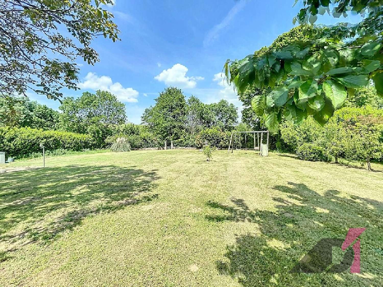  à vendre maison La Roche-Vineuse Saône-et-Loire 1