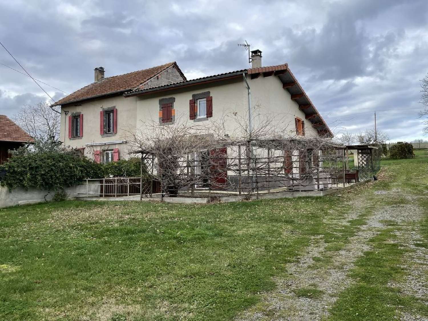 te koop huis Luzillat Puy-de-Dôme 1