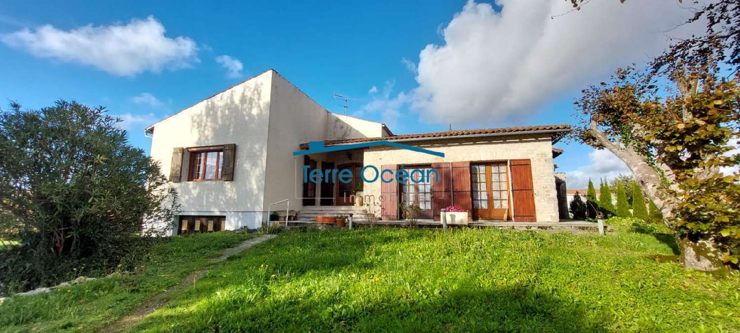  à vendre maison Pont-l'Abbé-d'Arnoult Charente-Maritime 1