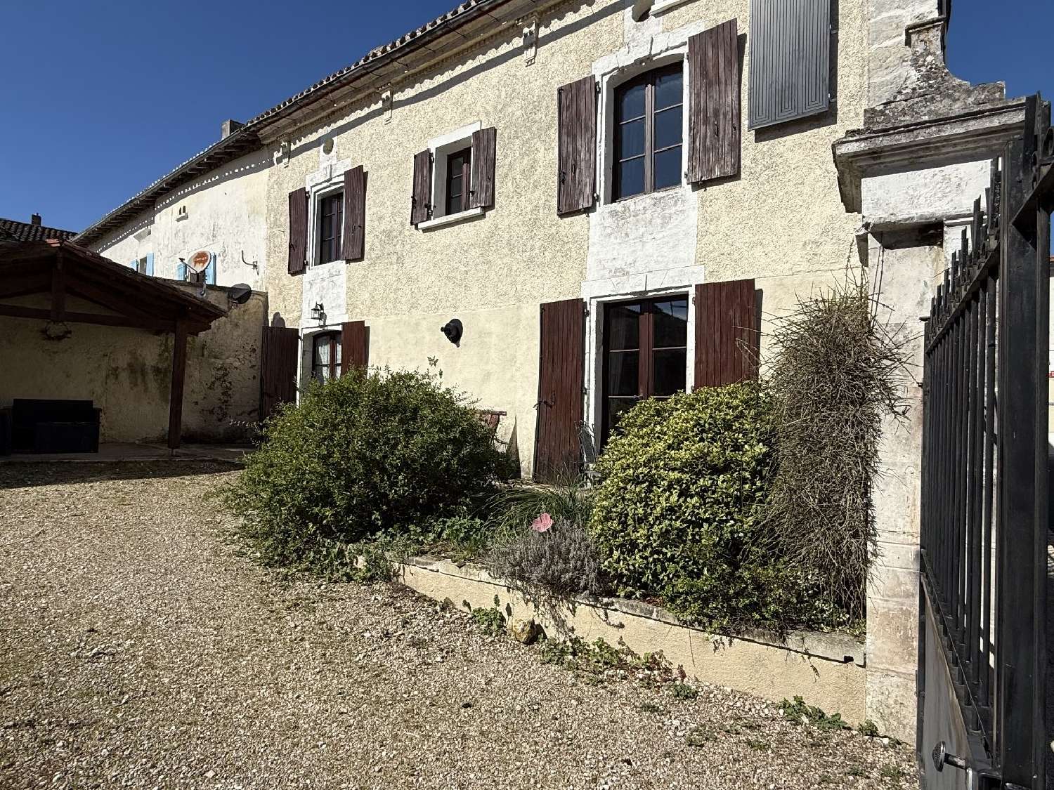  for sale house Saint-Séverin Charente 1