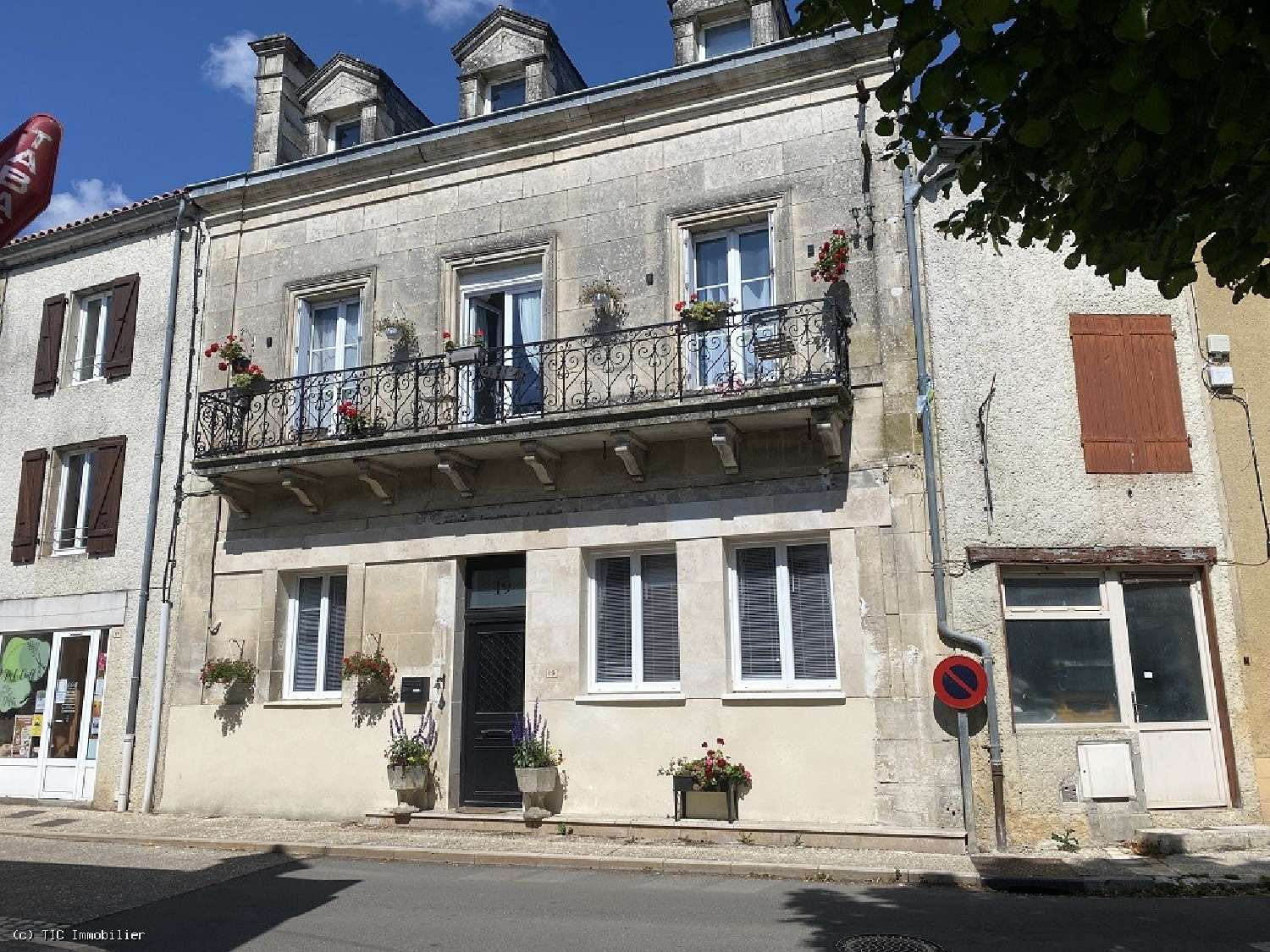 te koop huis Villefagnan Charente 1