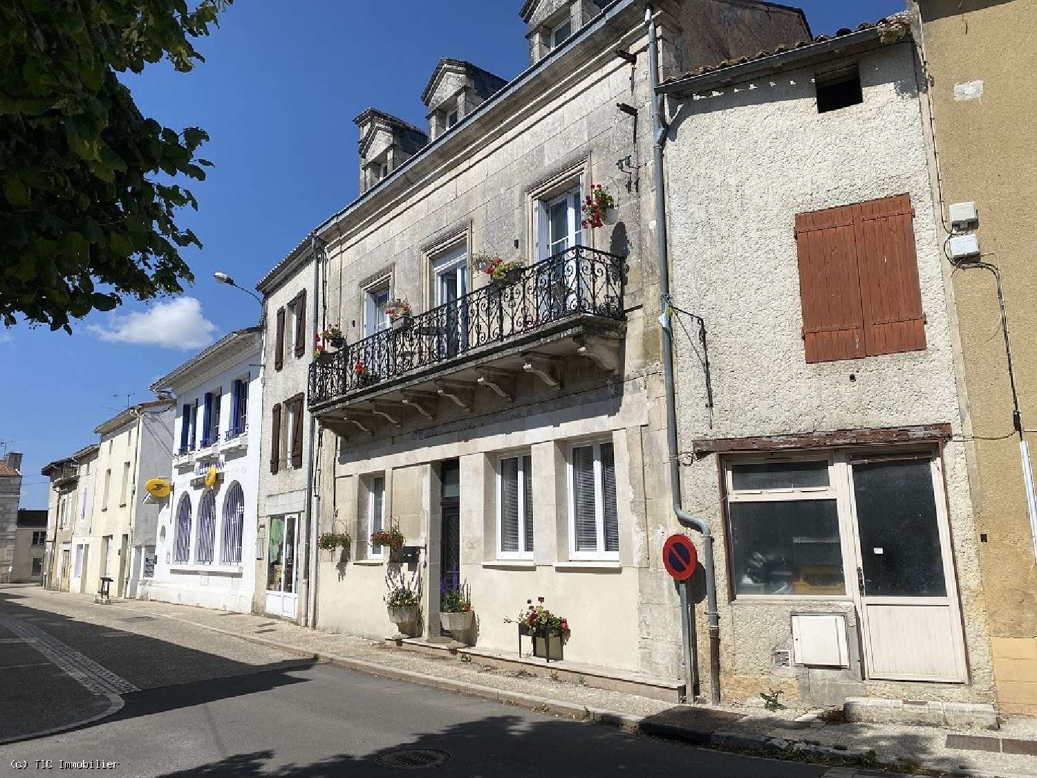 te koop huis Villefagnan Charente 2