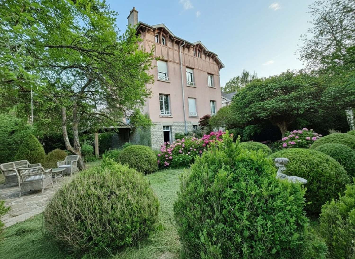  à vendre maison bourgeoise Vittel Vosges 1