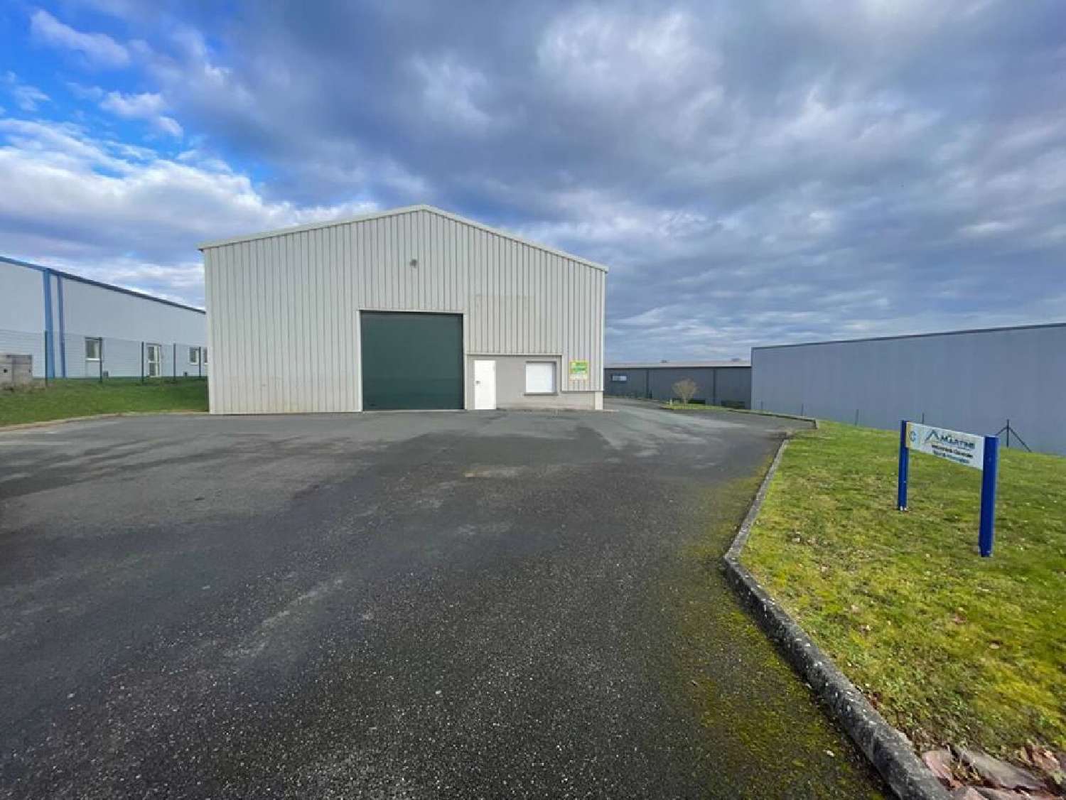 for sale office Verson Calvados 1