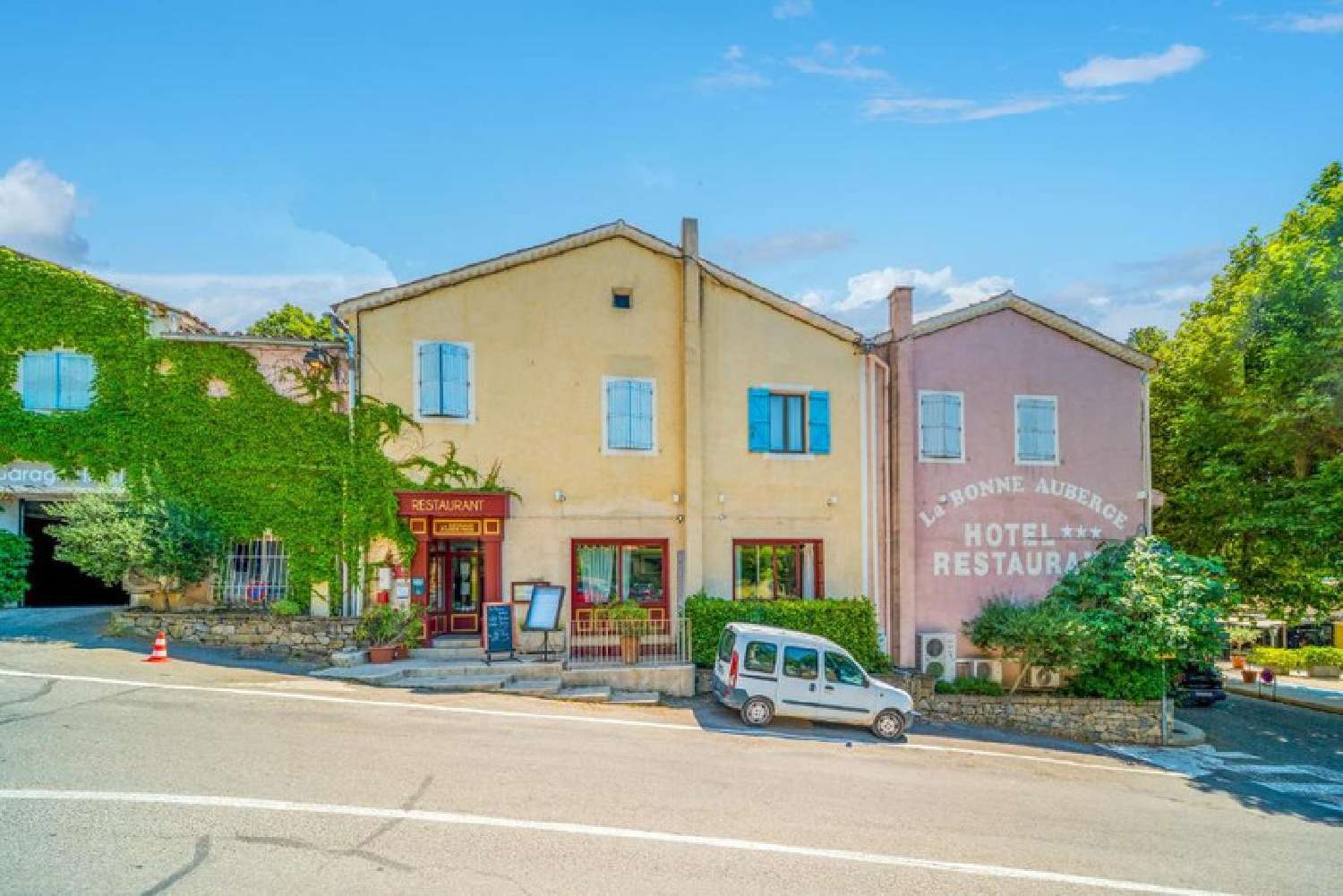  for sale restaurant Moustiers-Sainte-Marie Alpes-de-Haute-Provence 4