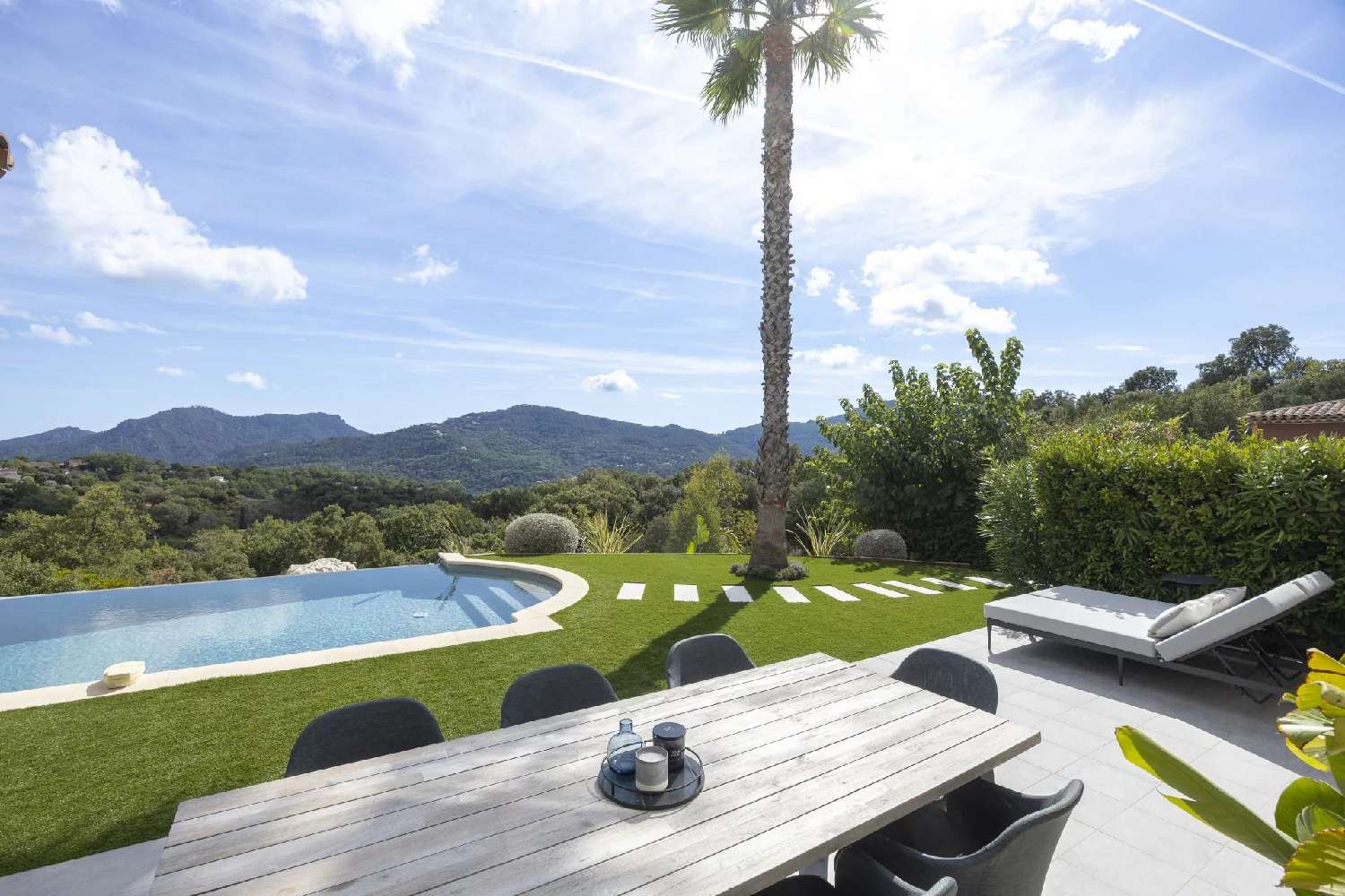 for sale villa Bagnols-en-Forêt Var 2