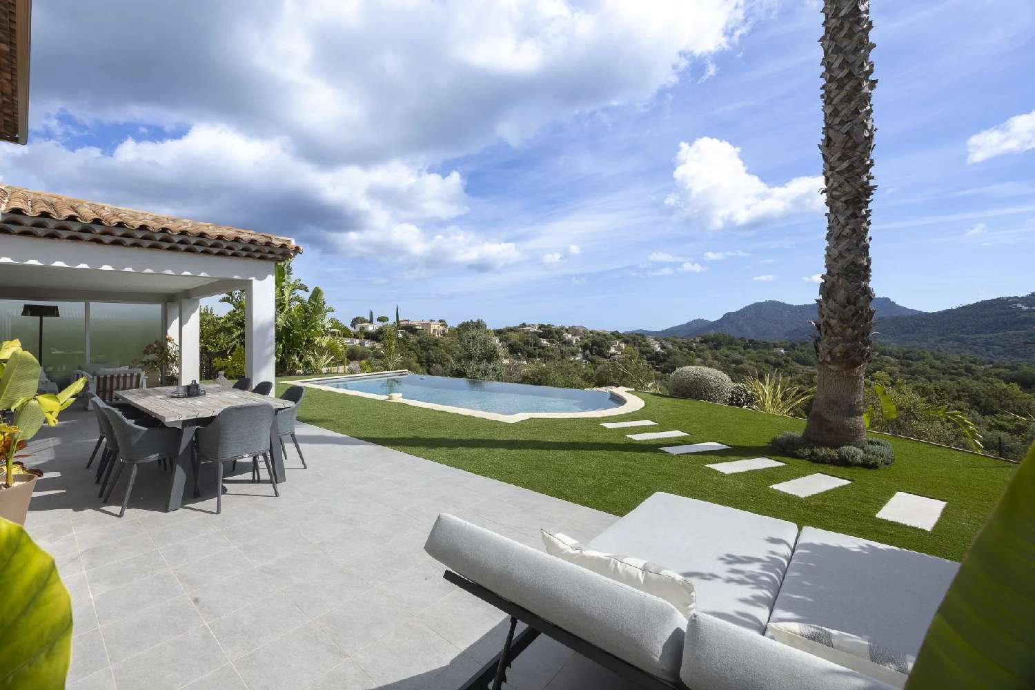 for sale villa Bagnols-en-Forêt Var 4