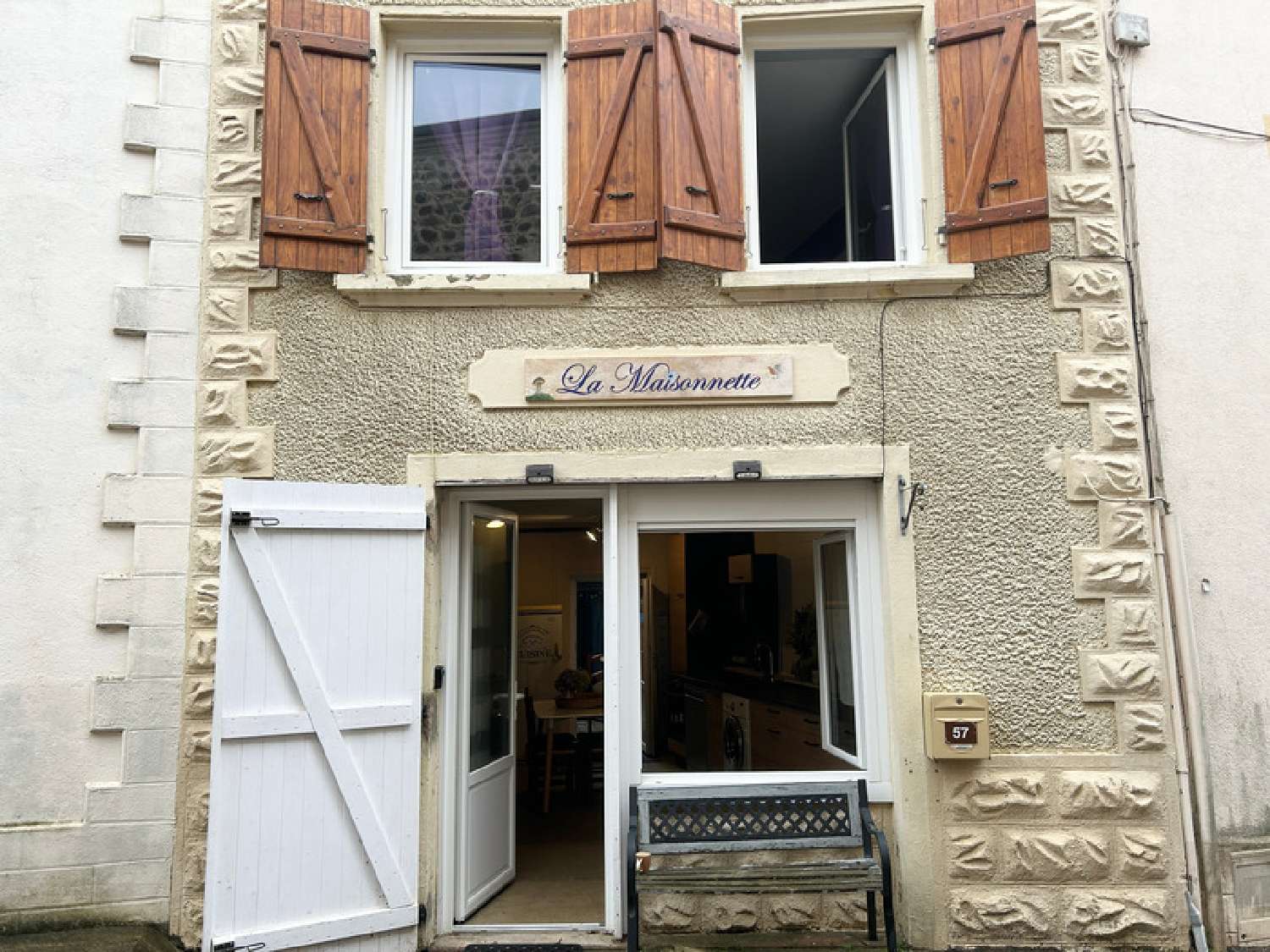  te koop dorpshuis Belleroche Loire 1