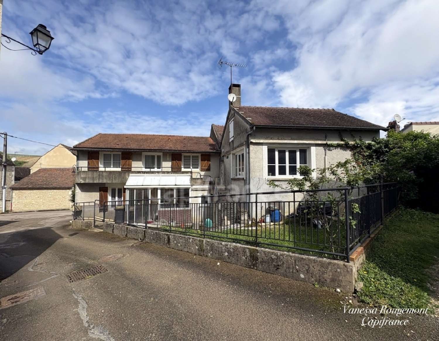  for sale village house Courgis Yonne 1