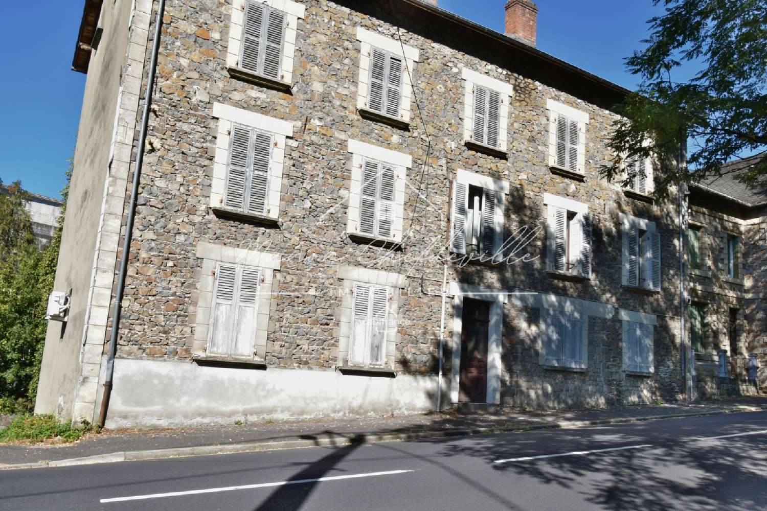 for sale apartment Lanobre Cantal 1