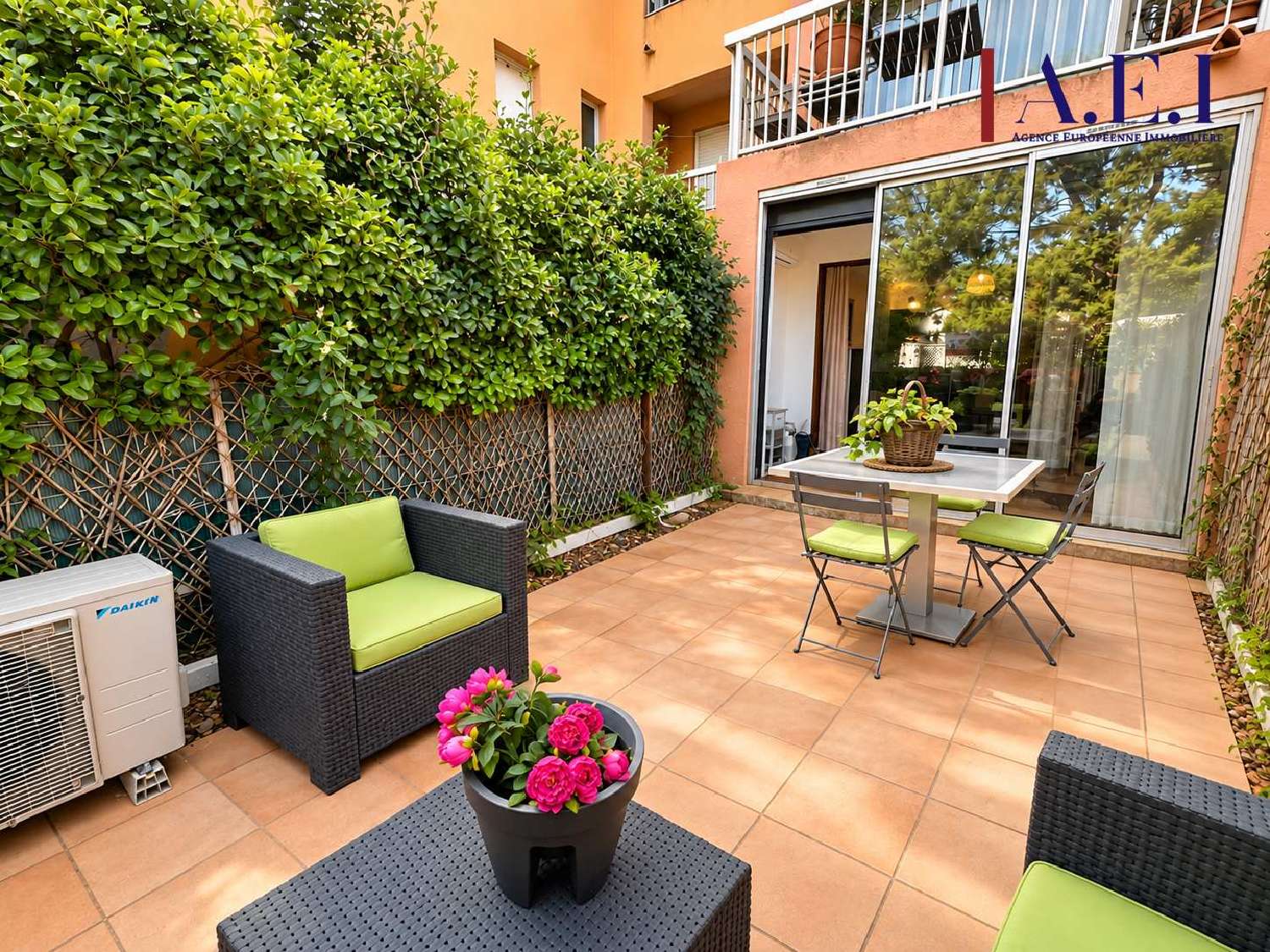 à vendre appartement Saint-Mandrier-sur-Mer Var 2