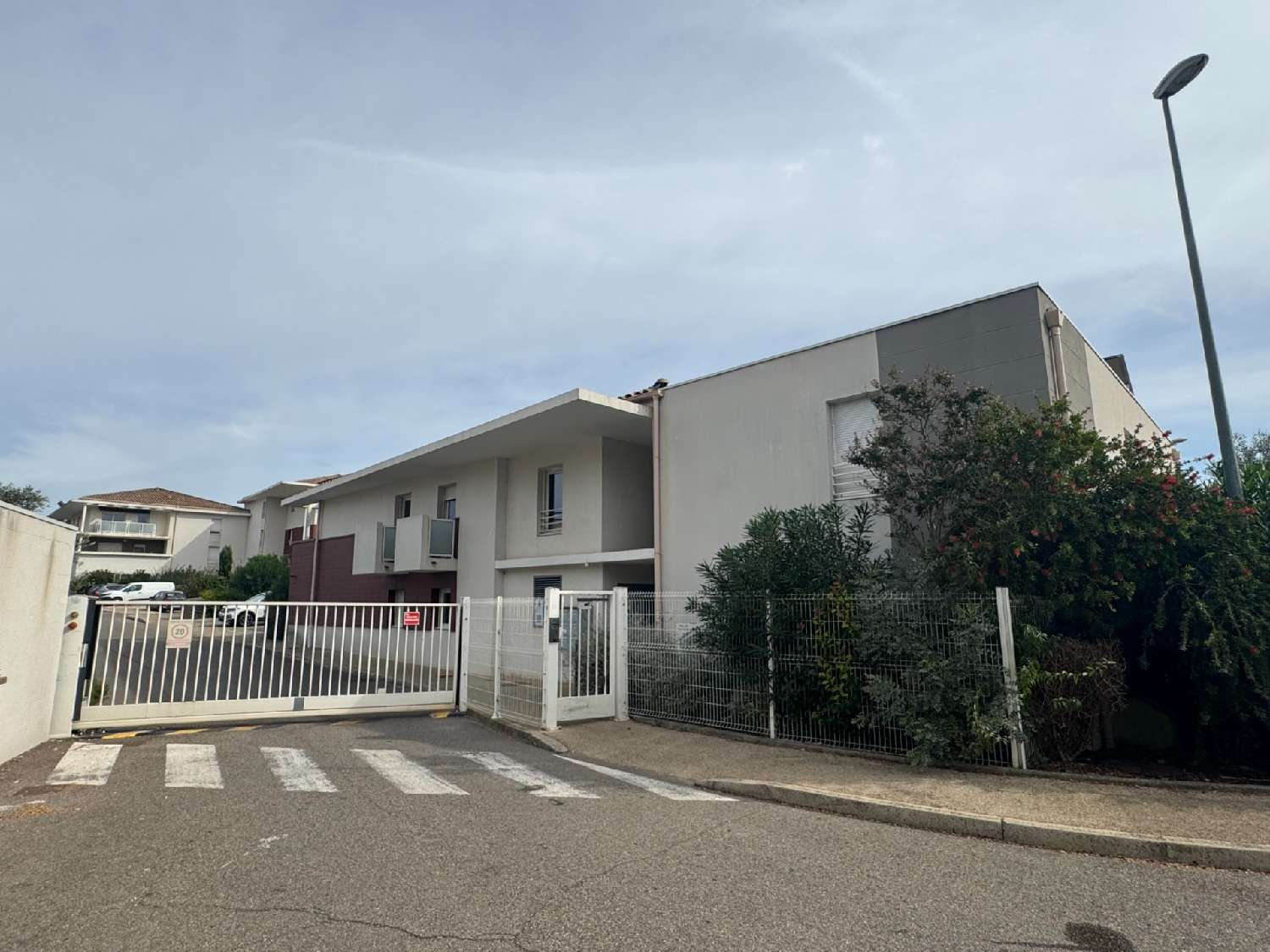 for sale apartment Saint-Martin-de-Crau Bouches-du-Rhône 1