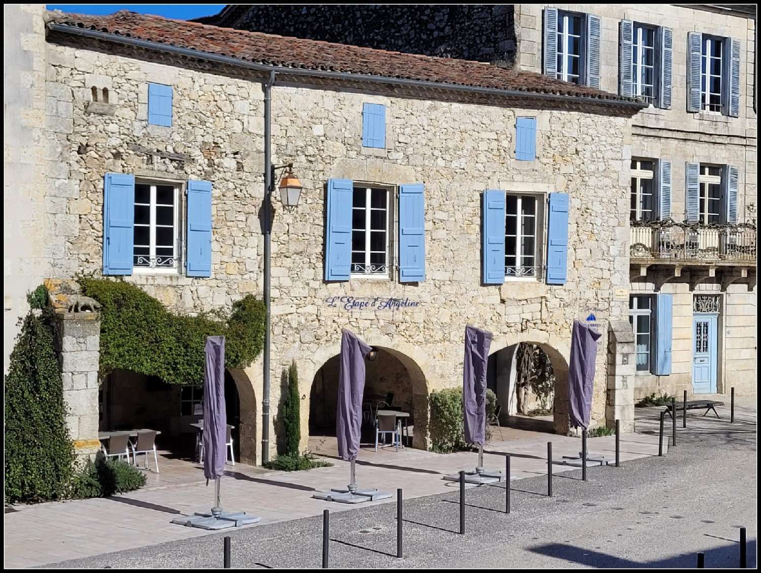 for sale bar cafe La Romieu Gers 1