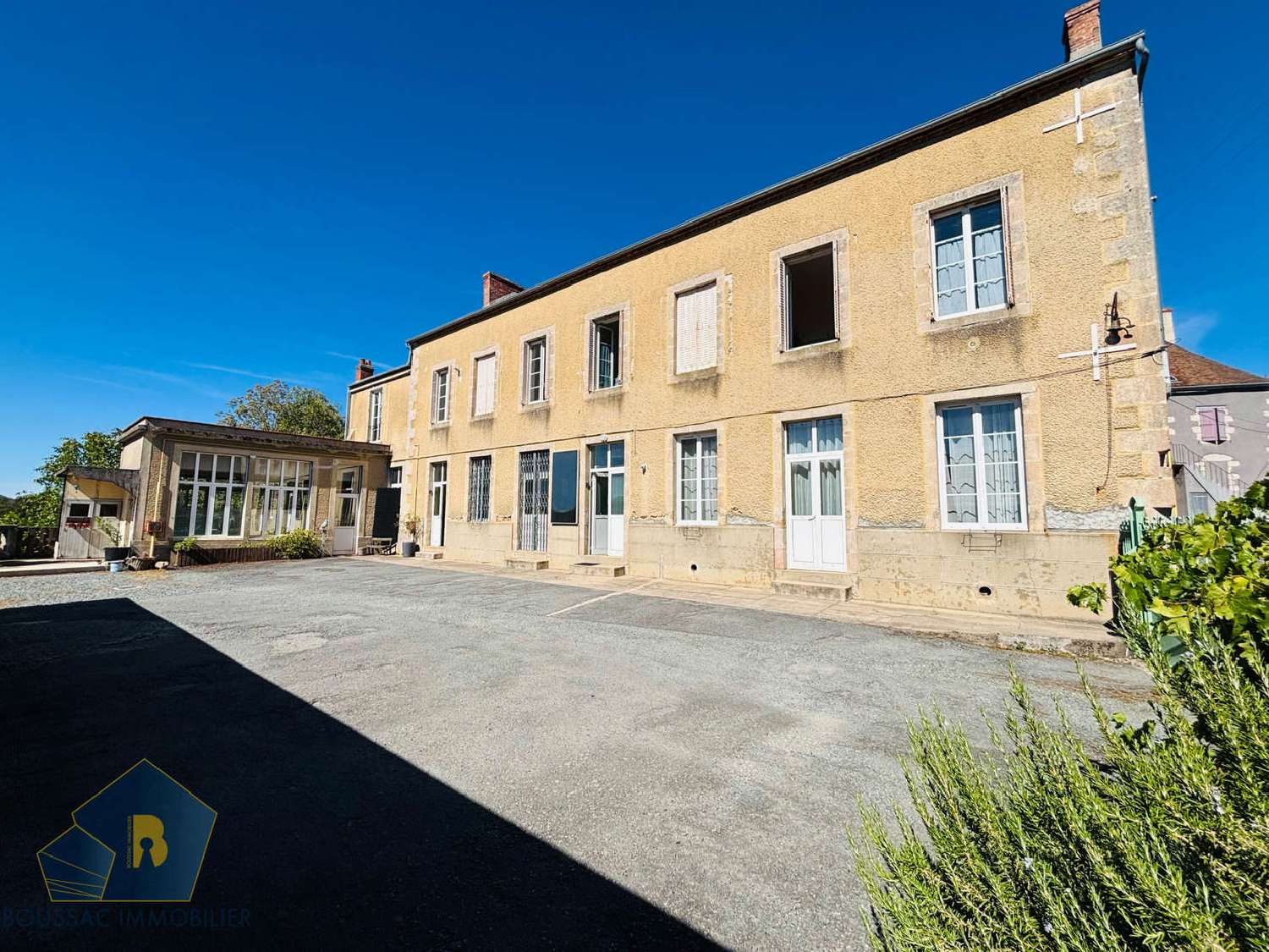 for sale building Boussac Creuse 1