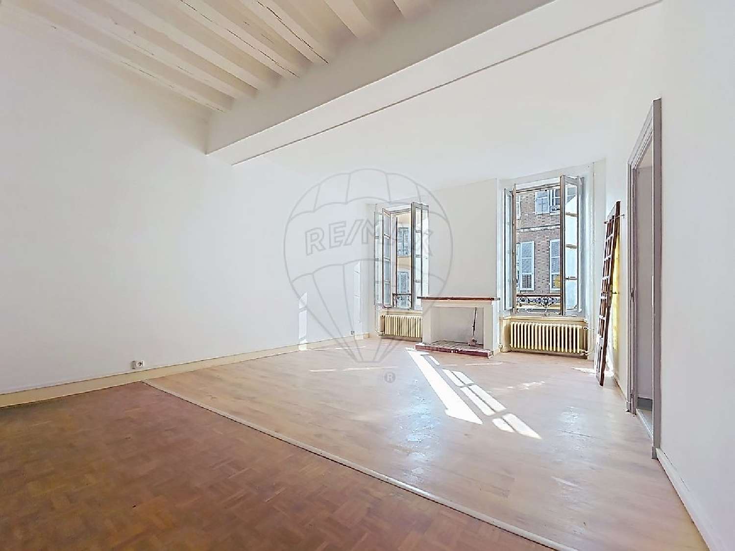 te koop gebouw Sens Yonne 4