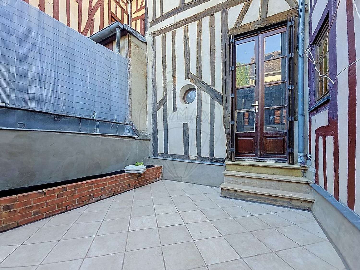 te koop gebouw Sens Yonne 8
