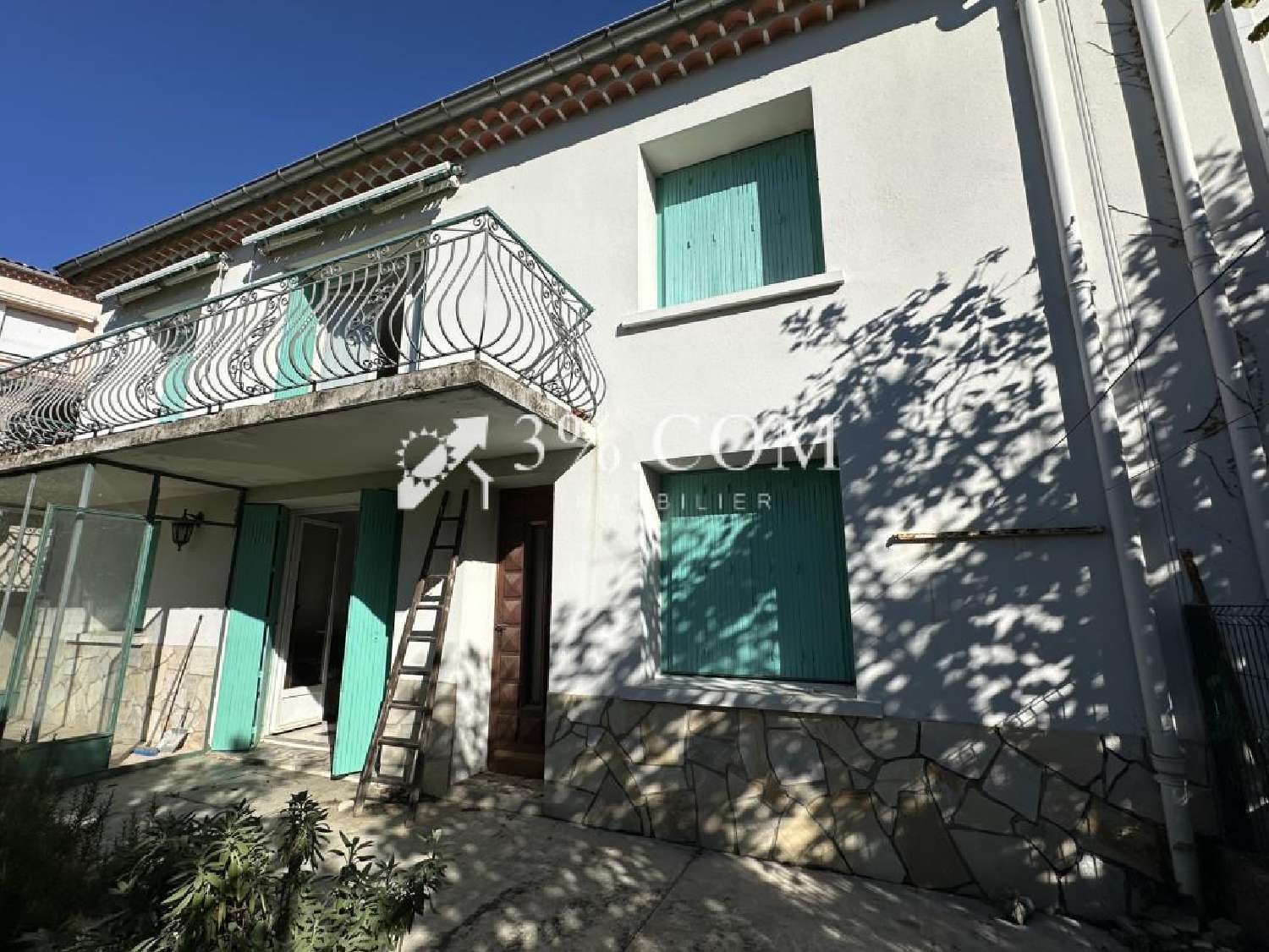 te koop stadshuis Alès Gard 1