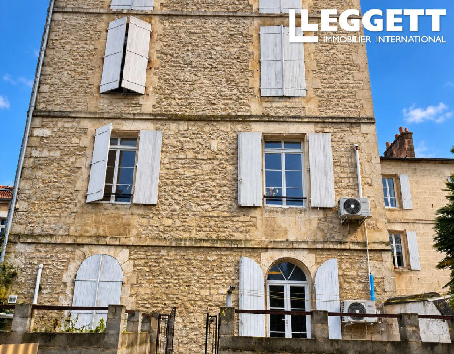 te koop stadshuis Angoulême Charente 2