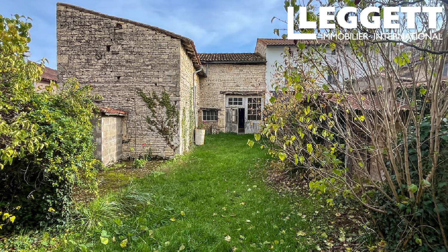 te koop stadshuis Mansle Charente 2