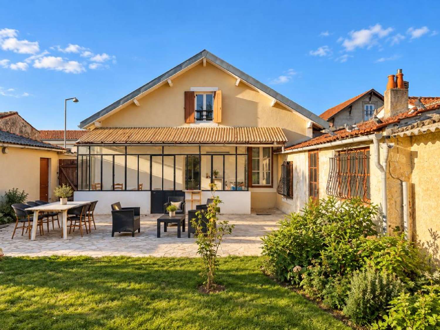  for sale city house Saintes Charente-Maritime 1