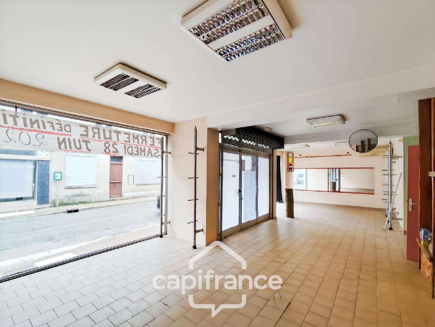  à vendre commerce Bessé-sur-Braye Sarthe 2