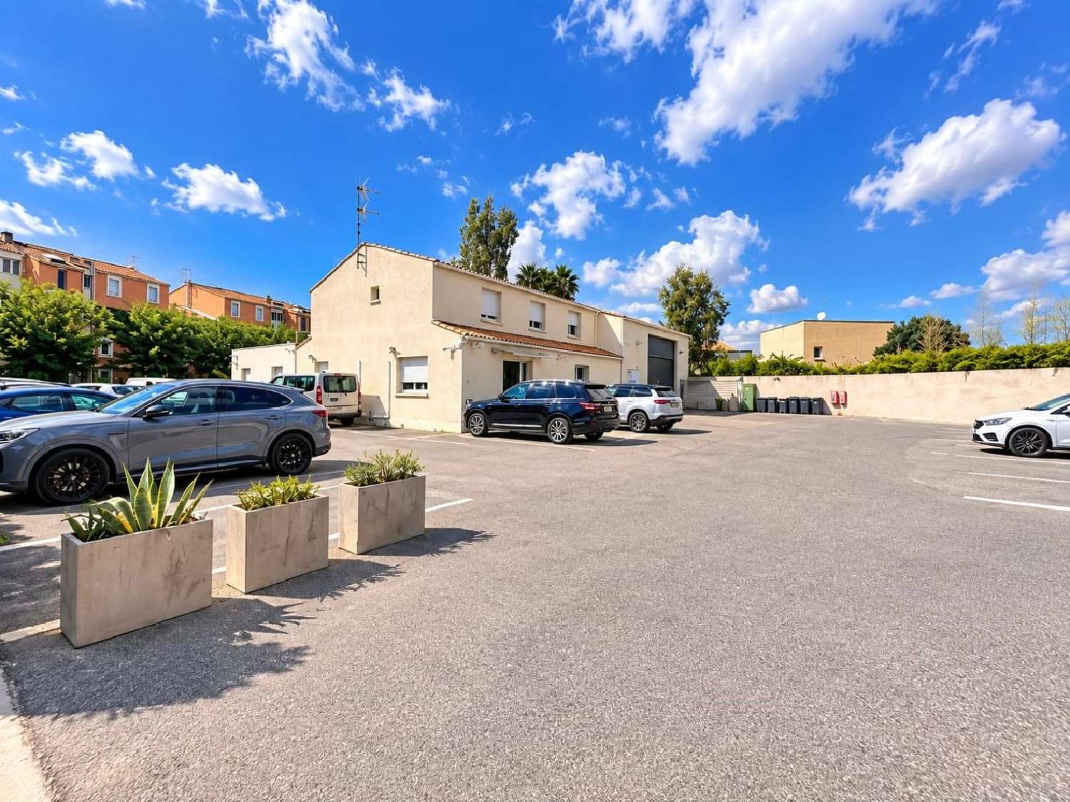 for sale commercial Poussan Hérault 1