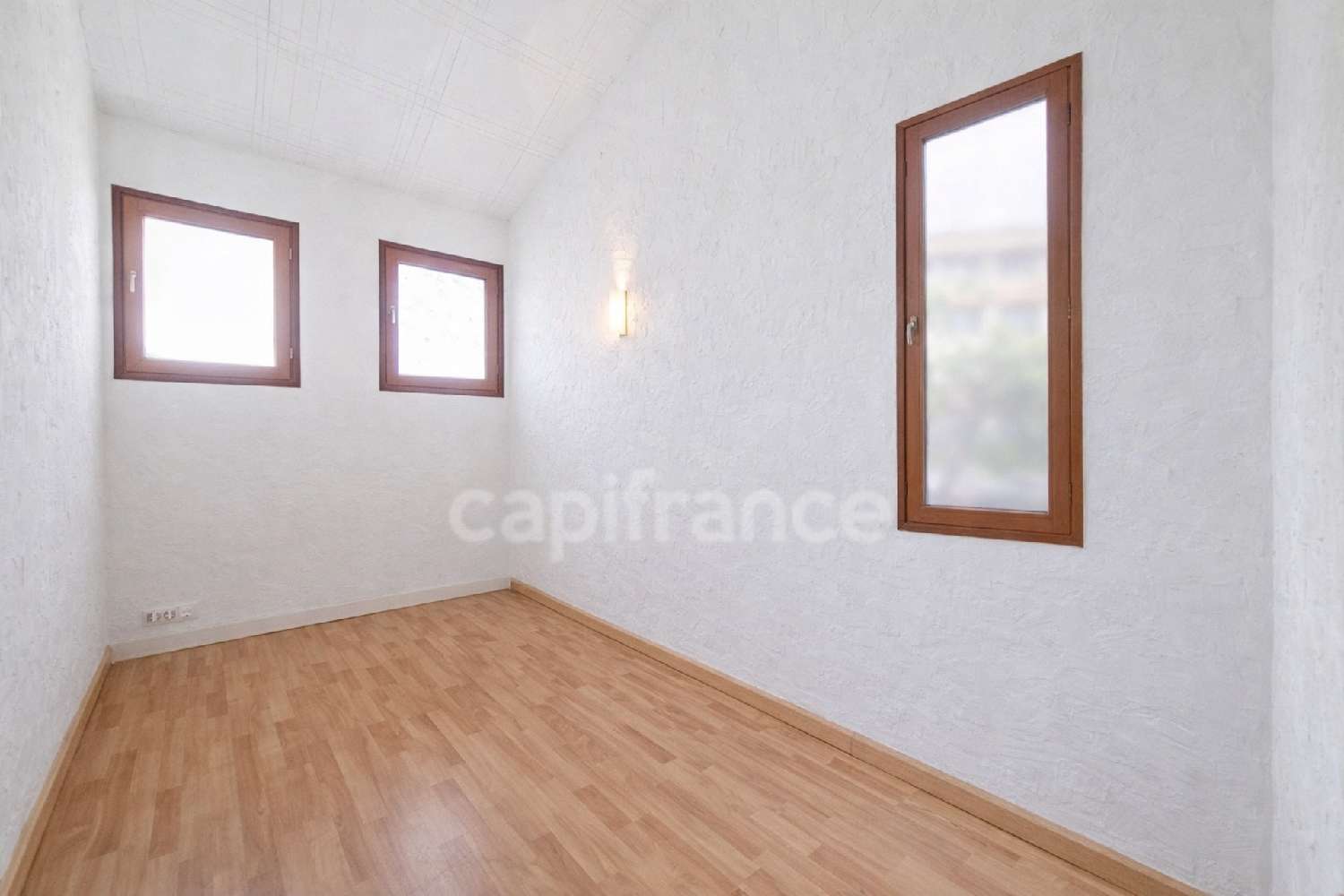  te koop bedrijfsruimte/ kantoor Saint-Jean-de-Luz Pyrénées-Atlantiques 3