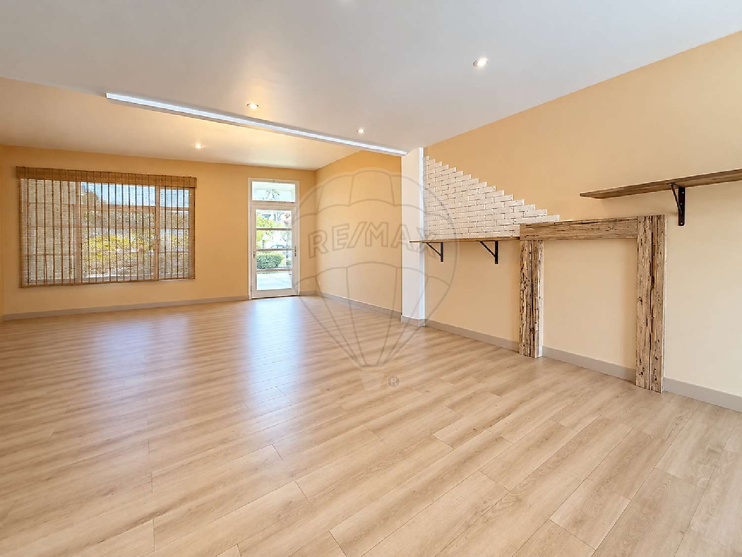 te koop bedrijfsruimte/ kantoor Sanary-sur-Mer Var 1